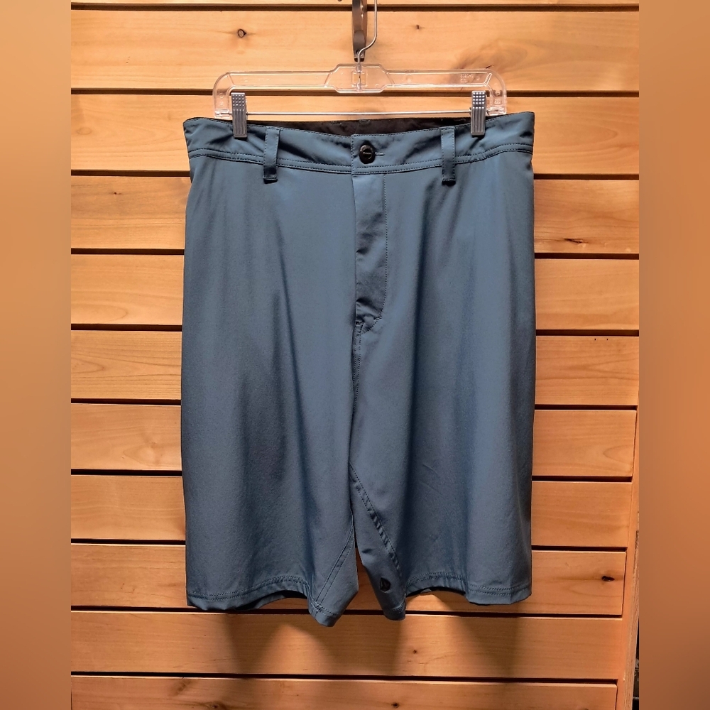 Volcom Men's Flat Front Shorts Size 44 NWT